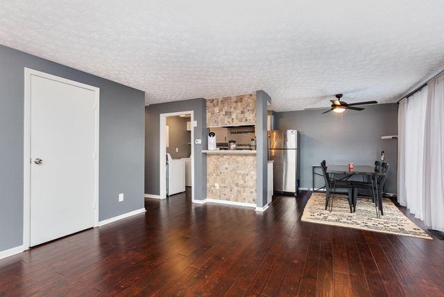 711 Cherry Hollow Road, A, Columbus, OH 43228