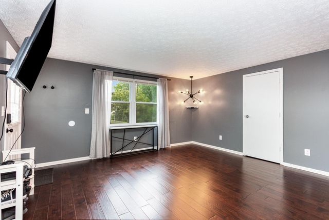 711 Cherry Hollow Road, A, Columbus, OH 43228