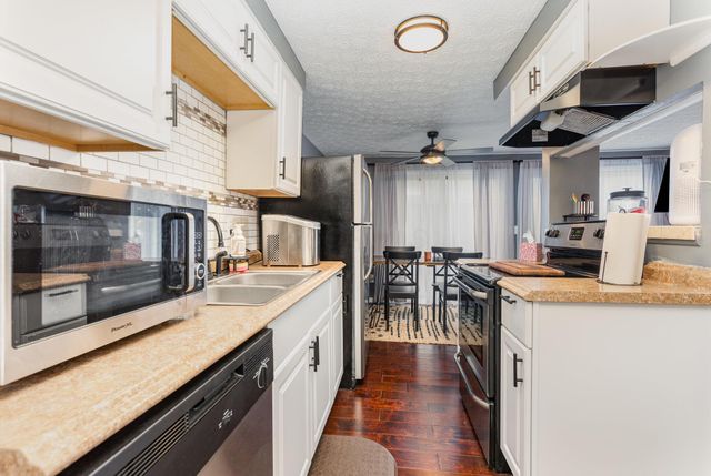 711 Cherry Hollow Road, A, Columbus, OH 43228