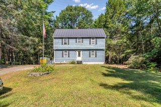 16 Saddle Path Road, Raymond, NH 03077