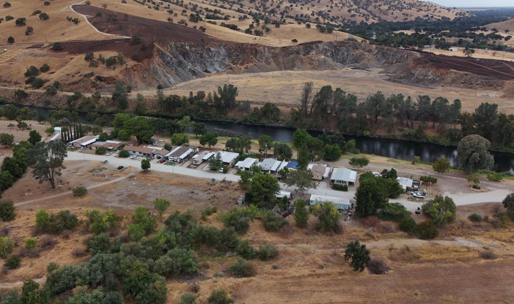 25433 E Trimmer Springs Road, Sanger, CA 93657