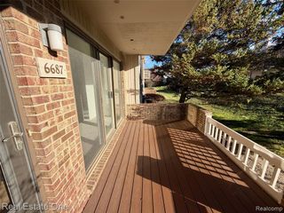 6687 Maple Lakes Drive, West Bloomfield, MI 48322