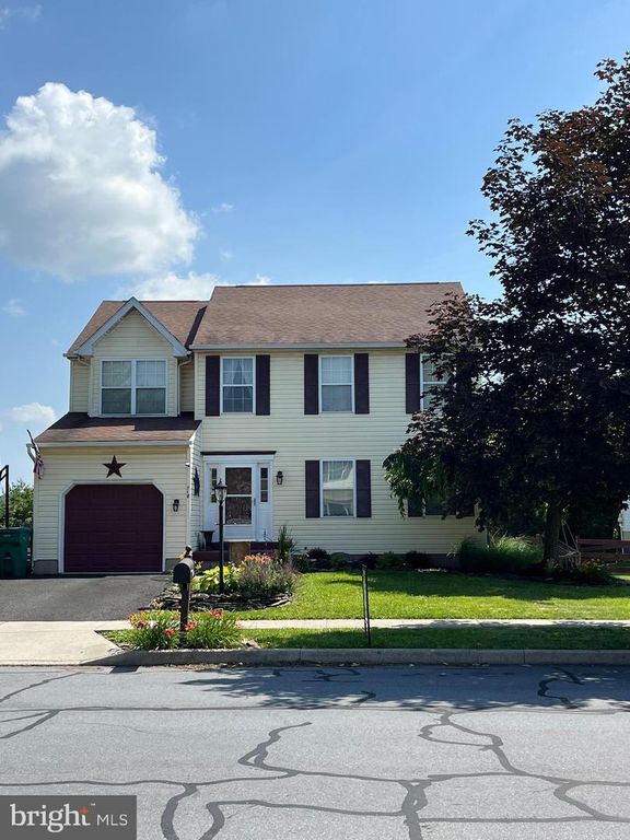 710 PENN ST, Pennsburg, PA 18073