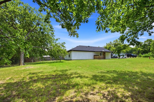 416 Scott Lane, Pilot Point, TX 76258