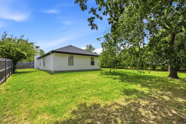 416 Scott Lane, Pilot Point, TX 76258