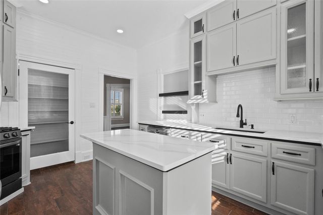 313 14th Street, Galveston, TX 77550