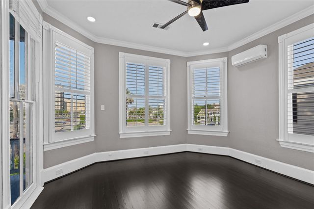 313 14th Street, Galveston, TX 77550