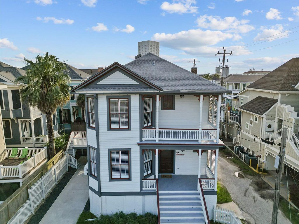 313 14th Street, Galveston, TX 77550