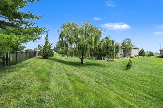 1905 NE 100th Terrace, Kansas City, MO 64155