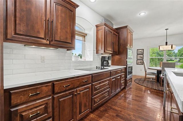 1905 NE 100th Terrace, Kansas City, MO 64155