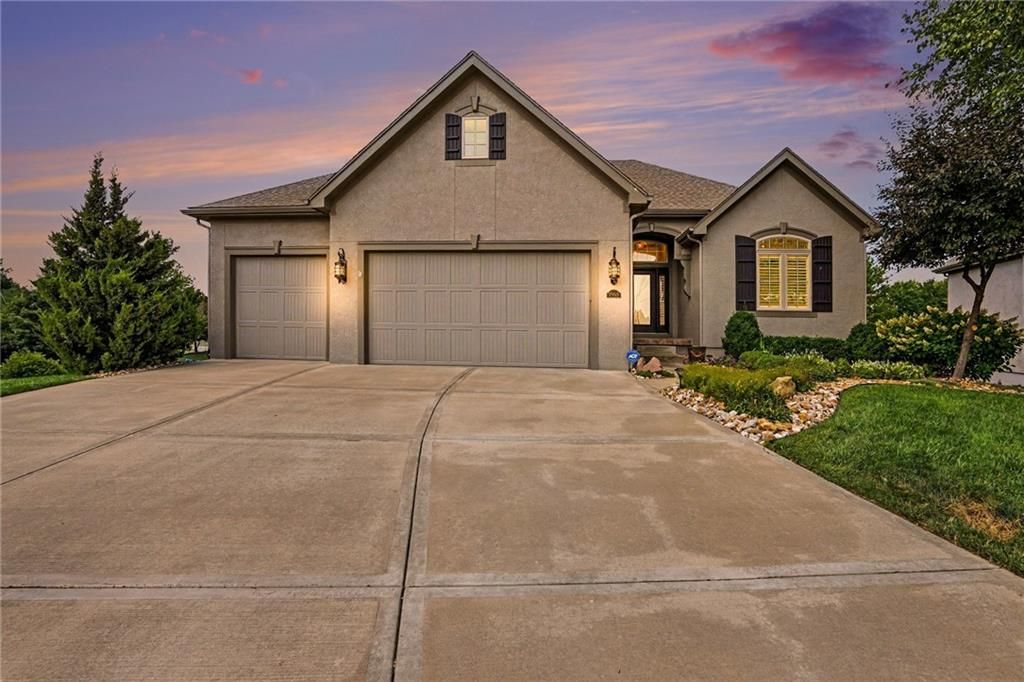 1905 NE 100th Terrace, Kansas City, MO 64155