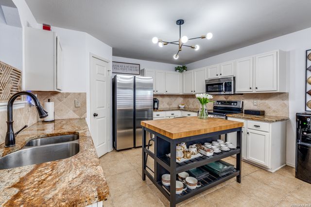 3919 Angel Trumpet, San Antonio, TX 78259