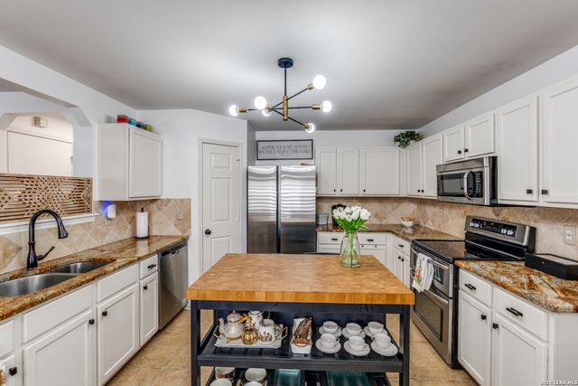 3919 Angel Trumpet, San Antonio, TX 78259