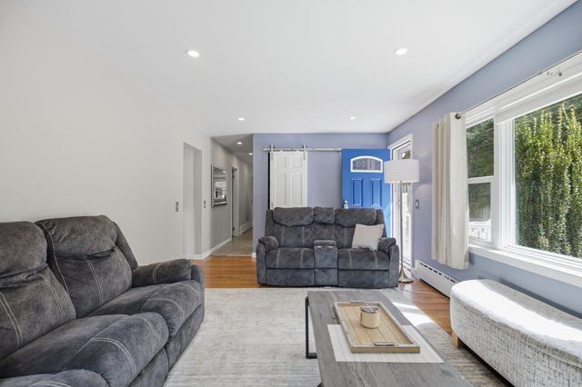 10 Linda Ave, Millbury, MA 01527