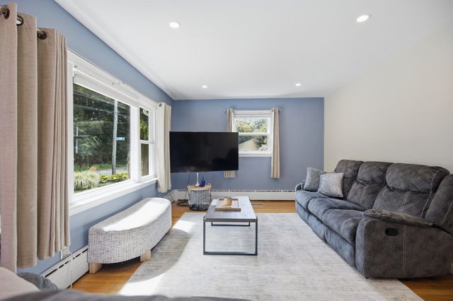 10 Linda Ave, Millbury, MA 01527