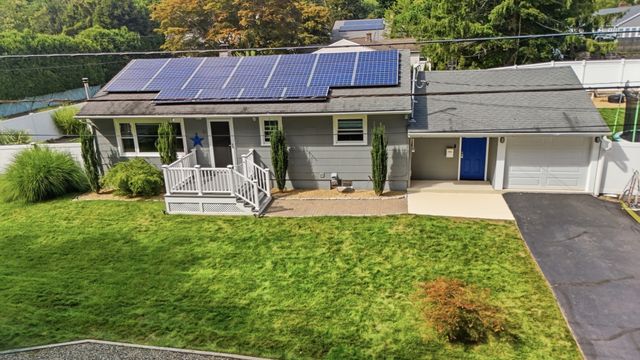 10 Linda Ave, Millbury, MA 01527