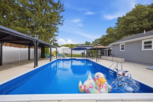 10 Linda Ave, Millbury, MA 01527