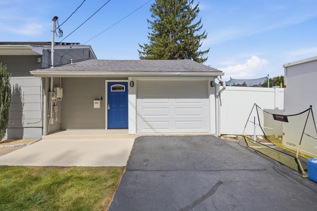 10 Linda Ave, Millbury, MA 01527