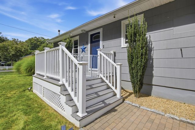 10 Linda Ave, Millbury, MA 01527