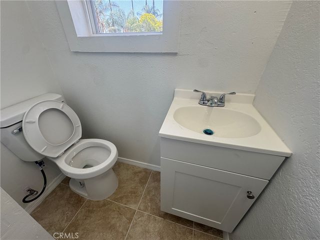 690 N Perris Boulevard C, Perris, CA 92571