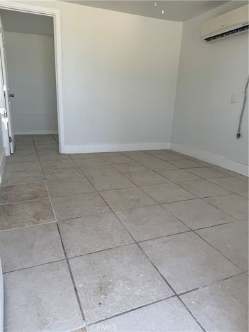 690 N Perris Boulevard C, Perris, CA 92571