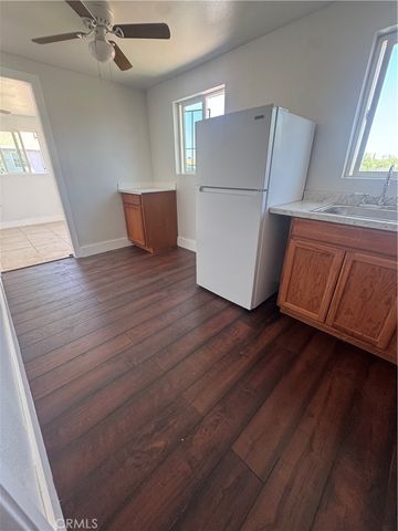 690 N Perris Boulevard C, Perris, CA 92571