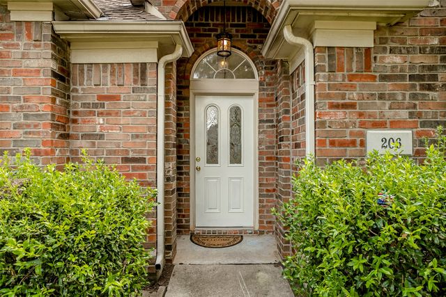 206 Meredith Court, Irving, TX 75063