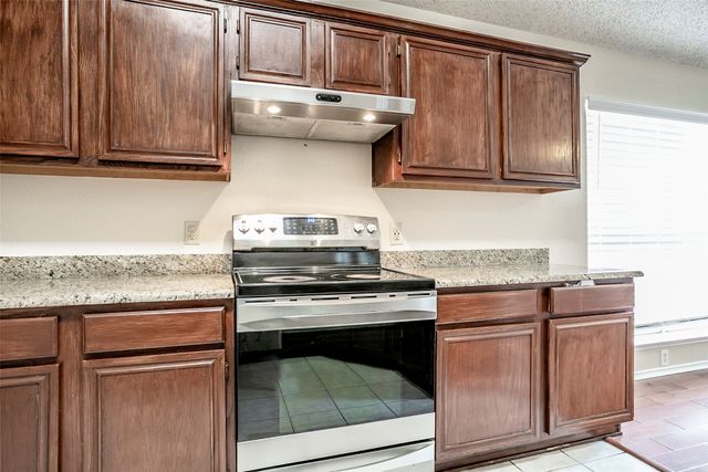 206 Meredith Court, Irving, TX 75063