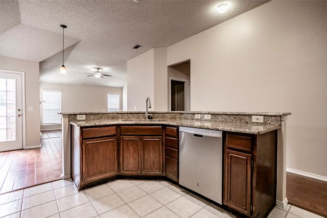206 Meredith Court, Irving, TX 75063