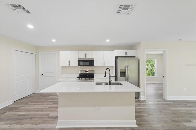 1460 11TH AVENUE, Deland, FL 32724