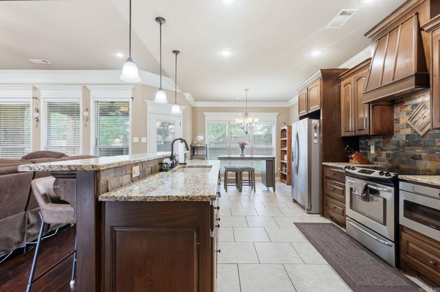 204 Forest Oak Drive, Jacksonville, AR 72076