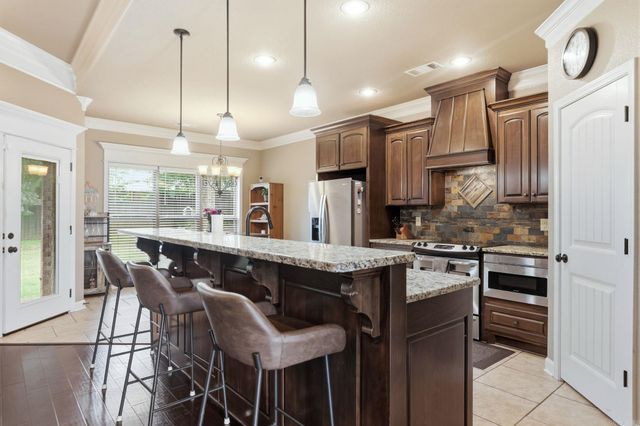 204 Forest Oak Drive, Jacksonville, AR 72076