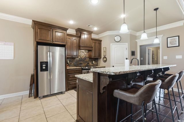 204 Forest Oak Drive, Jacksonville, AR 72076