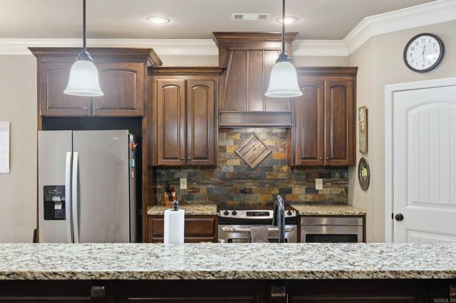 204 Forest Oak Drive, Jacksonville, AR 72076