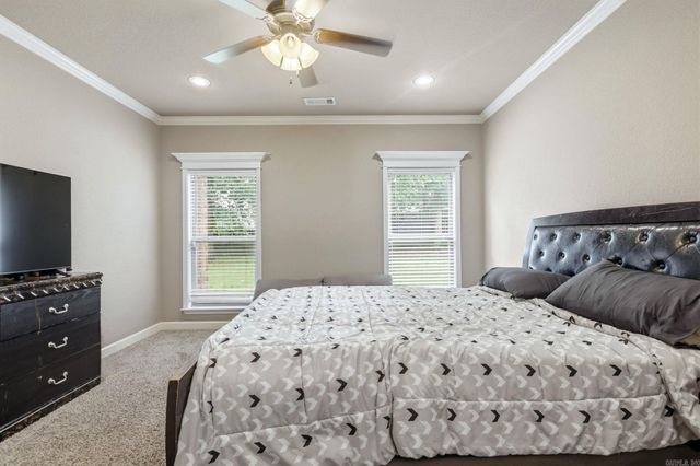 204 Forest Oak Drive, Jacksonville, AR 72076