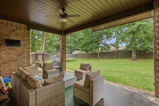 204 Forest Oak Drive, Jacksonville, AR 72076