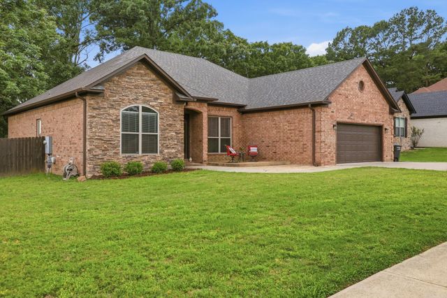 204 Forest Oak Drive, Jacksonville, AR 72076