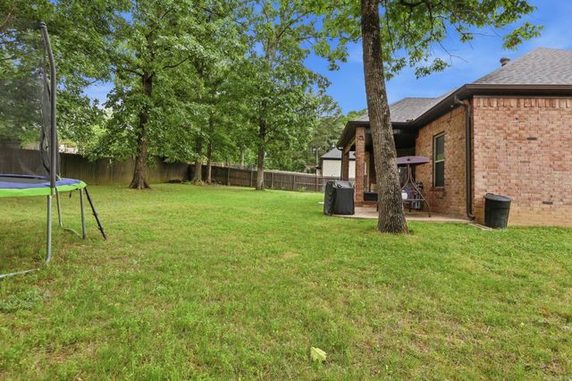204 Forest Oak Drive, Jacksonville, AR 72076