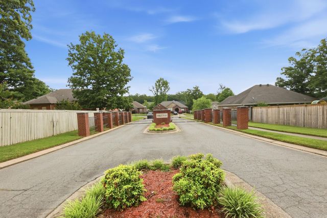 204 Forest Oak Drive, Jacksonville, AR 72076