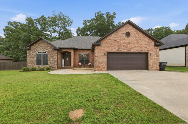204 Forest Oak Drive, Jacksonville, AR 72076