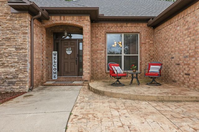 204 Forest Oak Drive, Jacksonville, AR 72076