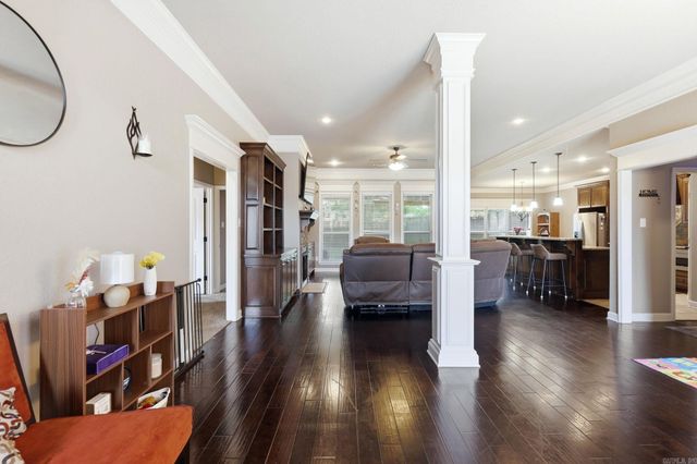 204 Forest Oak Drive, Jacksonville, AR 72076