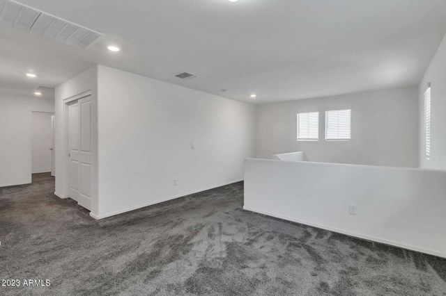 12575 W MIDWAY Avenue, Glendale, AZ 85307