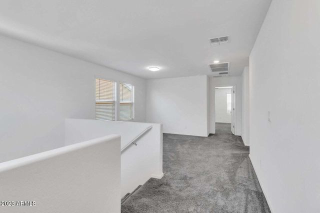 12575 W MIDWAY Avenue, Glendale, AZ 85307