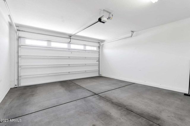 12575 W MIDWAY Avenue, Glendale, AZ 85307