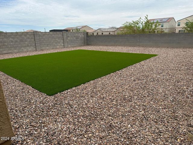 12575 W MIDWAY Avenue, Glendale, AZ 85307