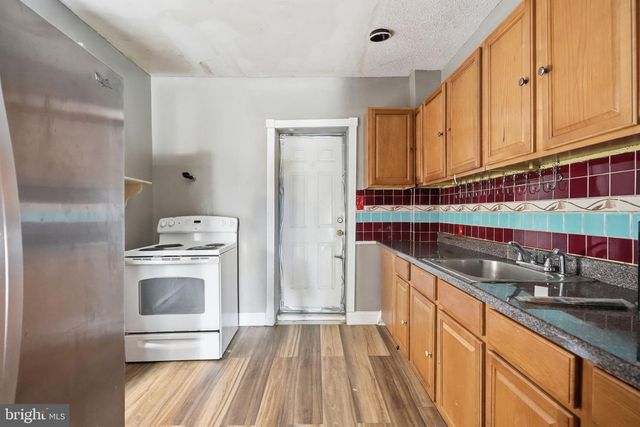 7277 SAYBROOK AVE, Philadelphia, PA 19142