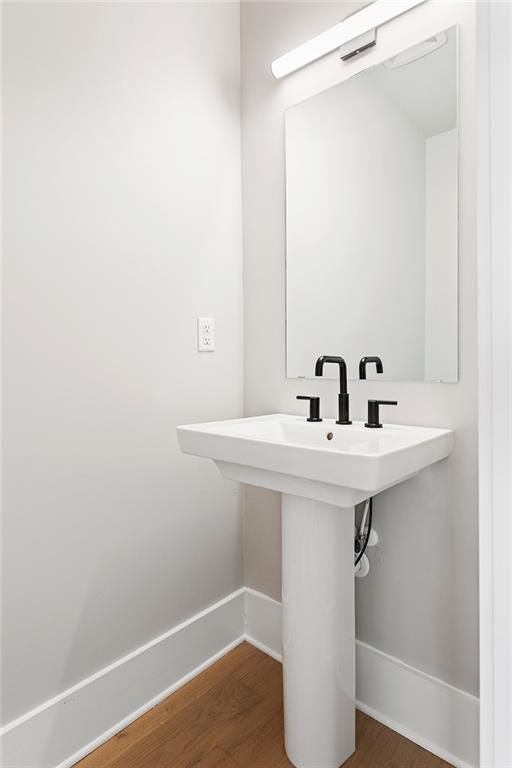 Image 10 of property listing at 7150 Summit Place, Alpharetta, GA 30009