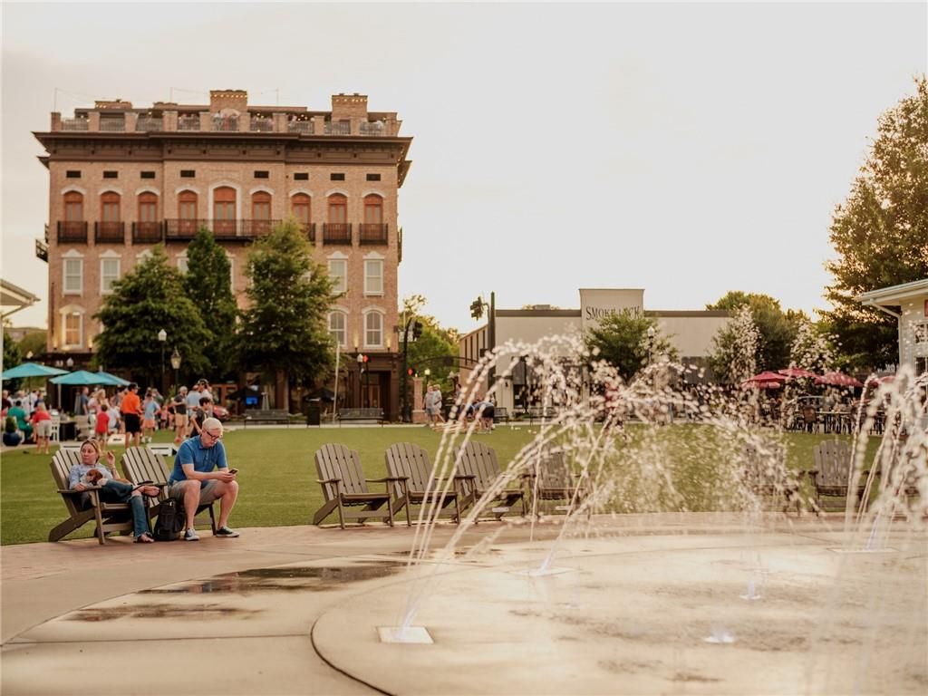 Image 28 of property listing at 7150 Summit Place, Alpharetta, GA 30009