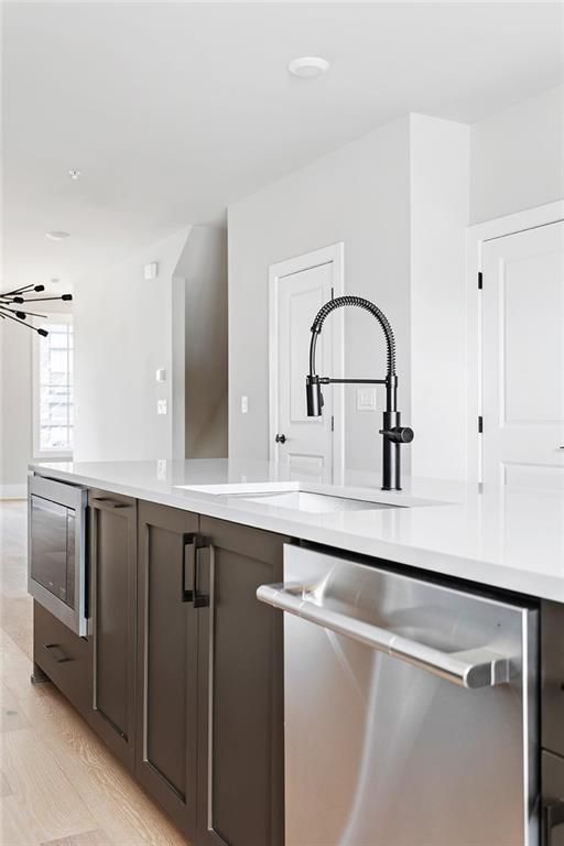 Image 7 of property listing at 7150 Summit Place, Alpharetta, GA 30009